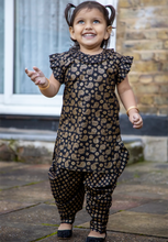 Load image into Gallery viewer, Black & Gold - Sleeveless Kameez with Samosa Salwar