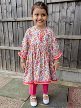 Load image into Gallery viewer, Pink &amp; Peach Floral Plated Kurti with Trouser
