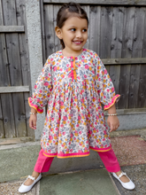 Load image into Gallery viewer, Pink &amp; Peach Floral Plated Kurti with Trouser

