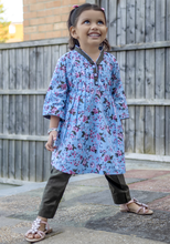 Load image into Gallery viewer, Blue Floral Plated Kurti with Trouser
